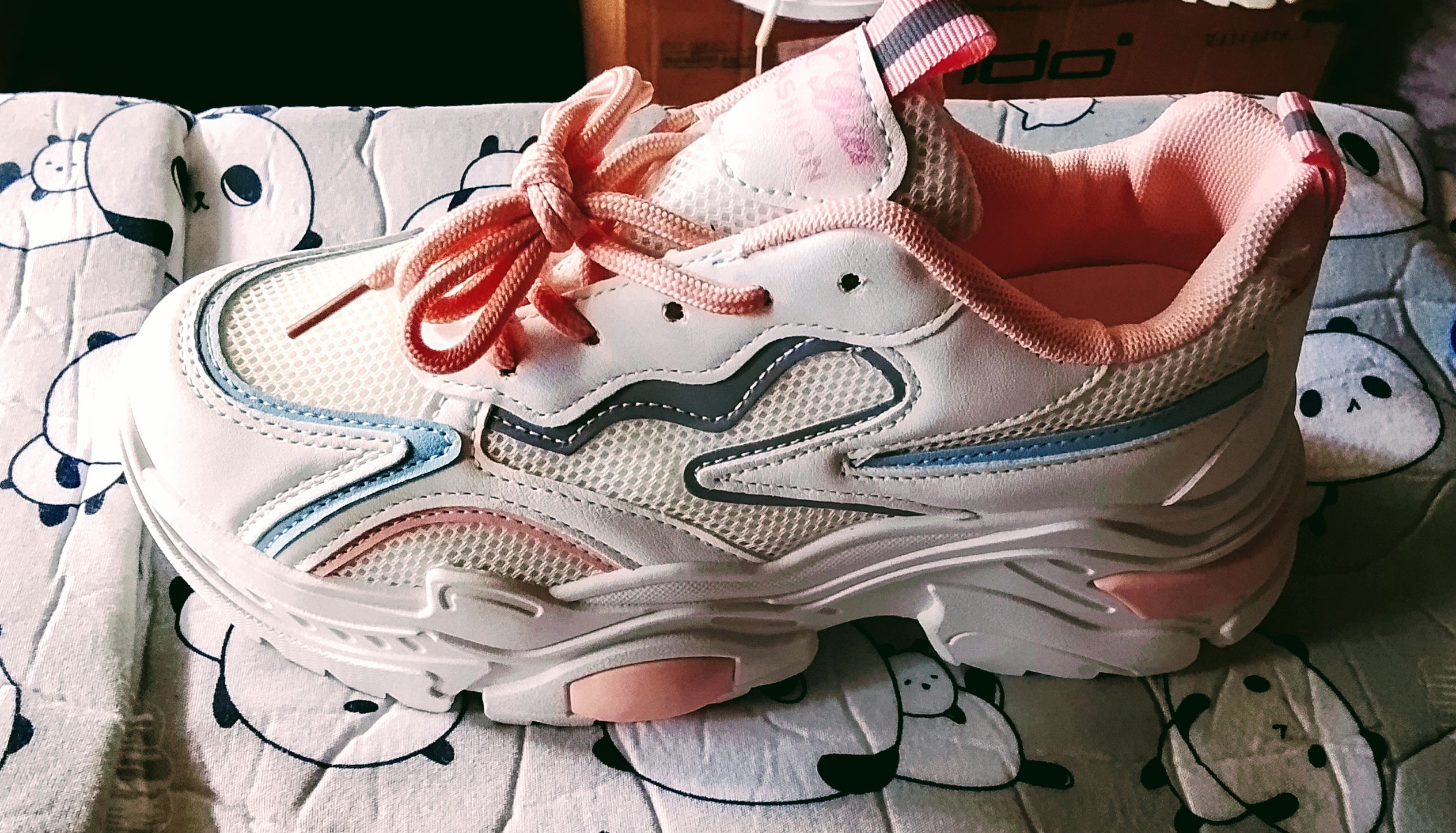 Sepatu sport import